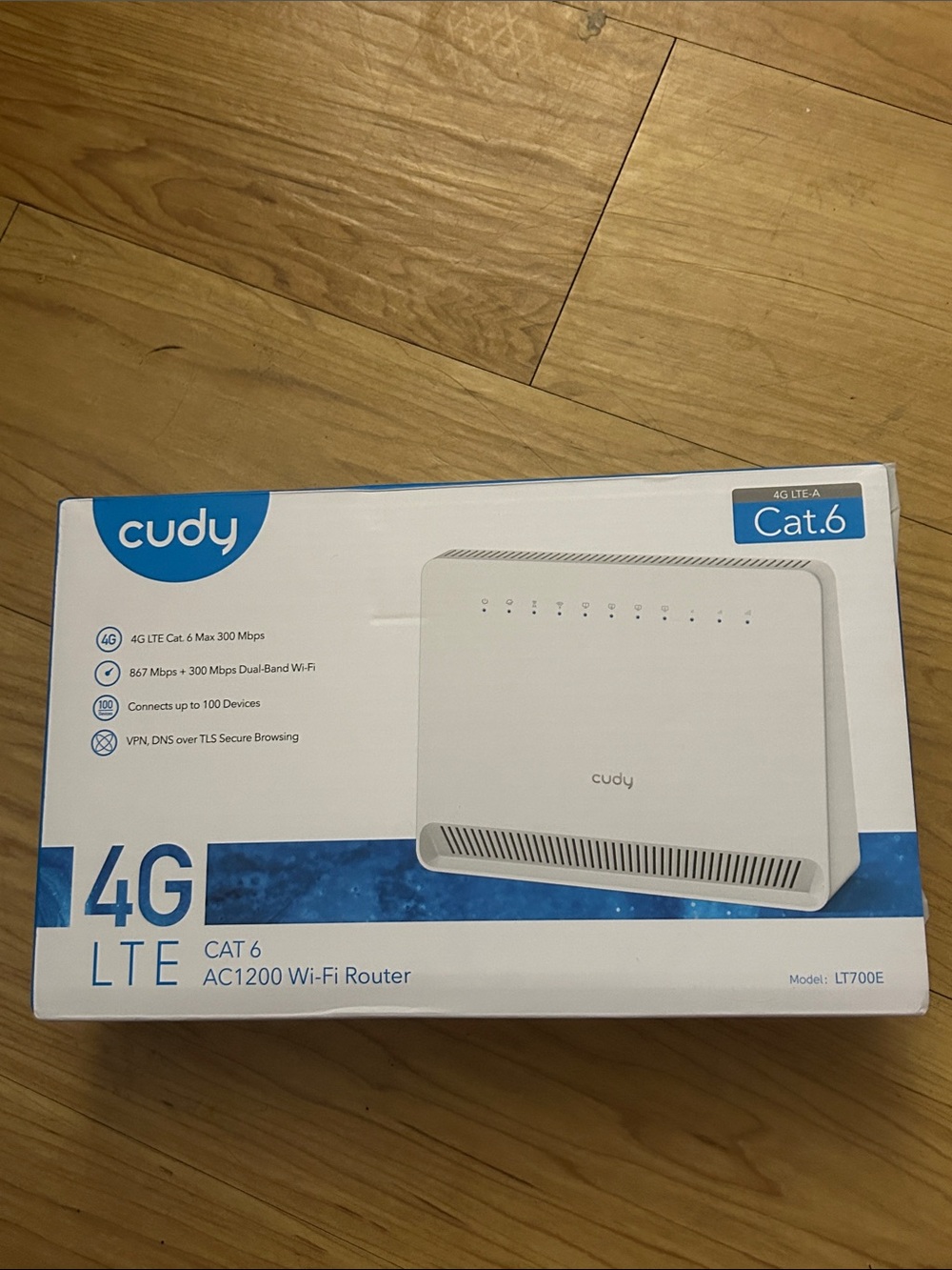 Cudy AC1200 Cat.6 4G LTE Wi‑Fi Router - White - new in box